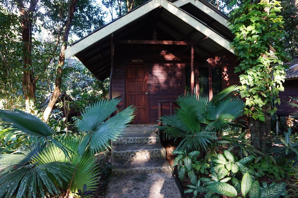 Khao Sok Riverside Cottages Khao Sok National Park Exterior photo